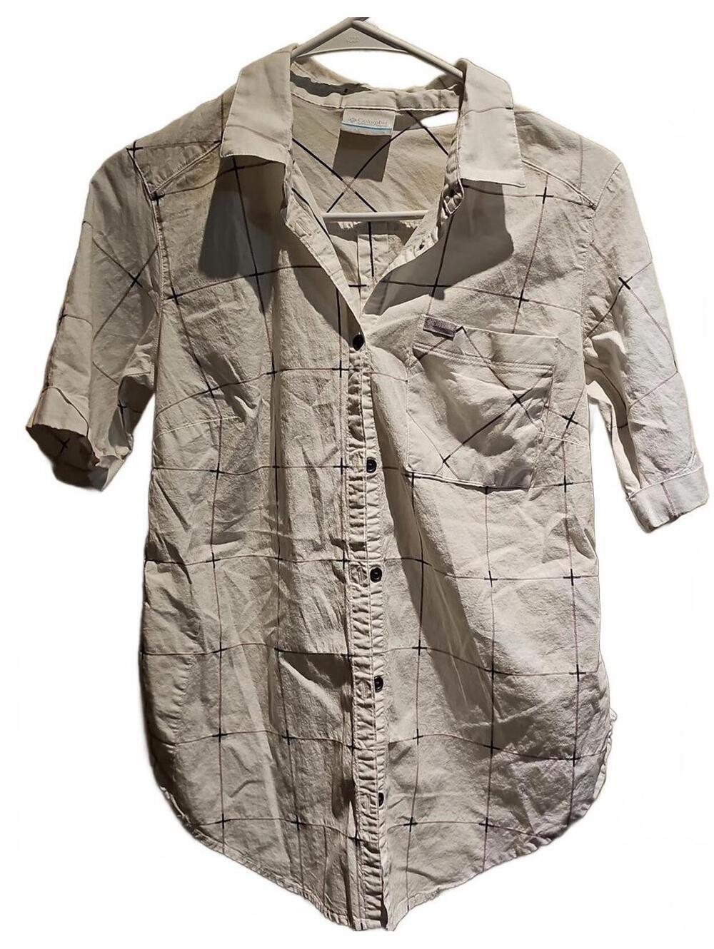 Columbia Women's button up short sleeve shirt size S
